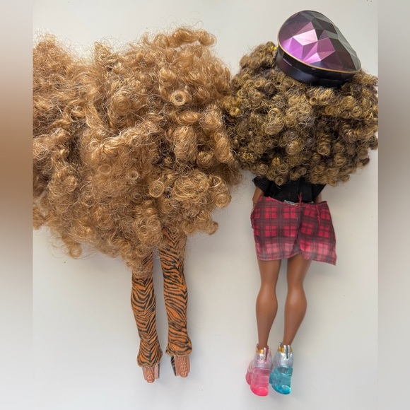 2 L.O.L. Surprise! O.M.G. Dolls - Picture 4 of 10